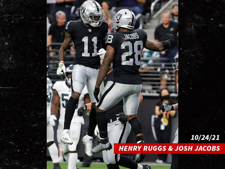 henry ruggs and josh jacobs playing together getty 2b