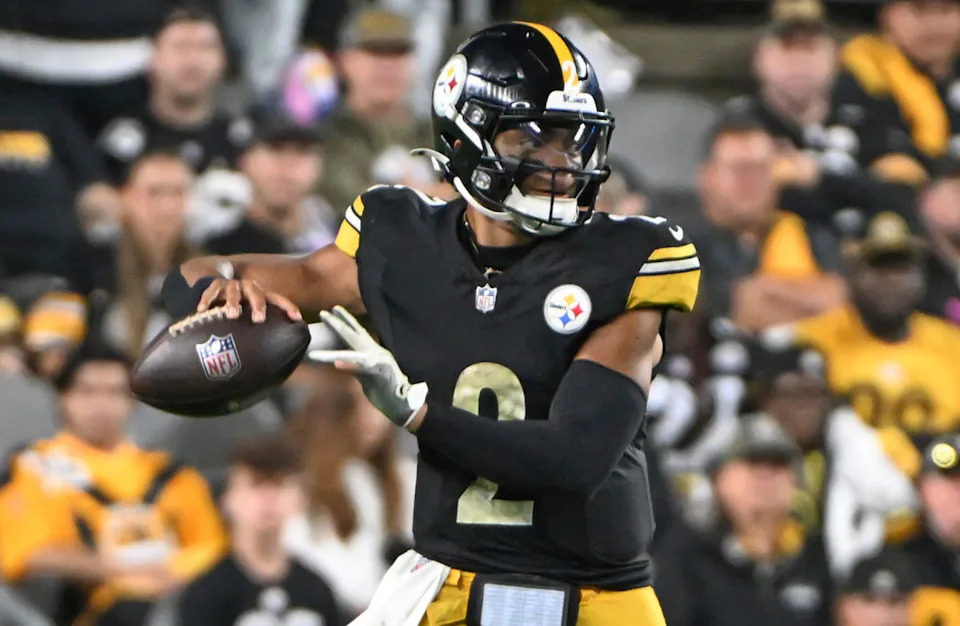 Former Pittsburgh Steelers quarterback Justin Fields, now with the New York Jets.Barry Reeger-Imagn Images