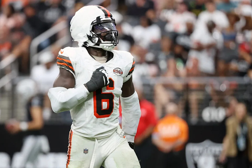 LAS VEGAS, NEVADA - SEPTEMBER 29: Jeremiah Owusu-Koramoah #6 of the Cleveland Browns reacts in the fourth quarter against the Las Vegas Raiders at Allegiant Stadium on September 29, 2024 in Las Vegas, Nevada. (Photo by Ian Maule/Getty Images)