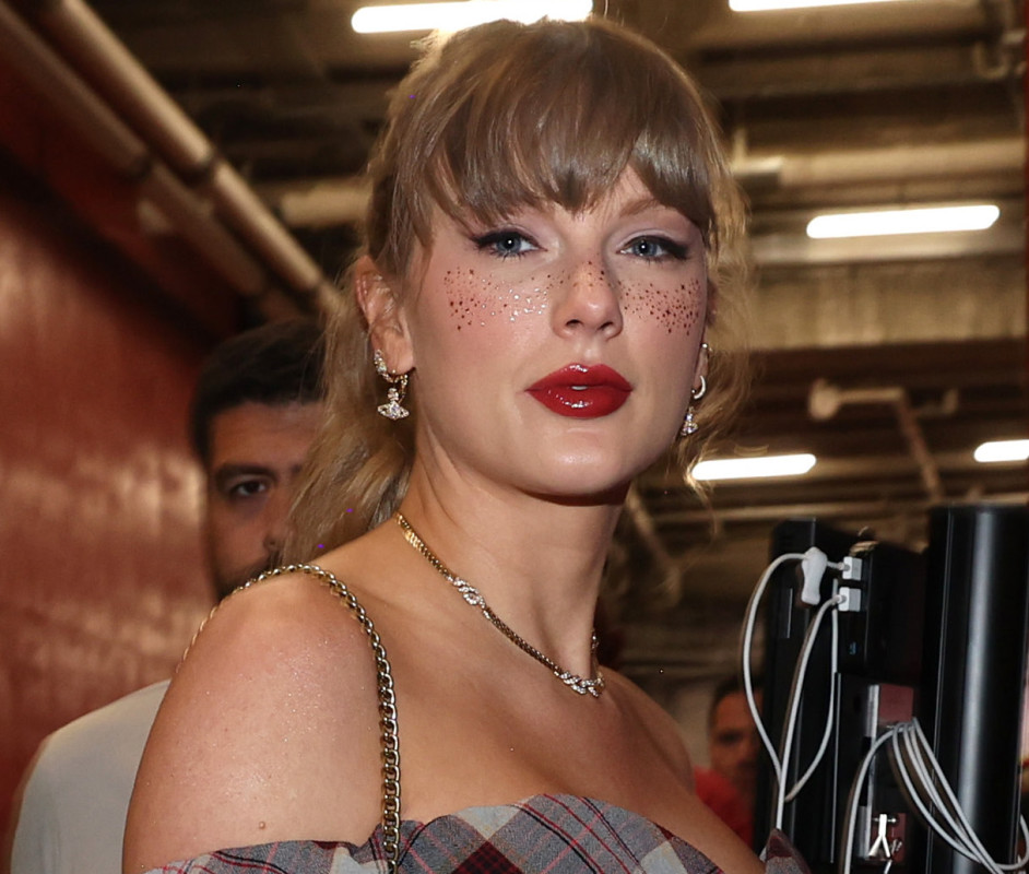 NFL Player Shares Blunt Opinion of What Taylor Swift Is Really Like
