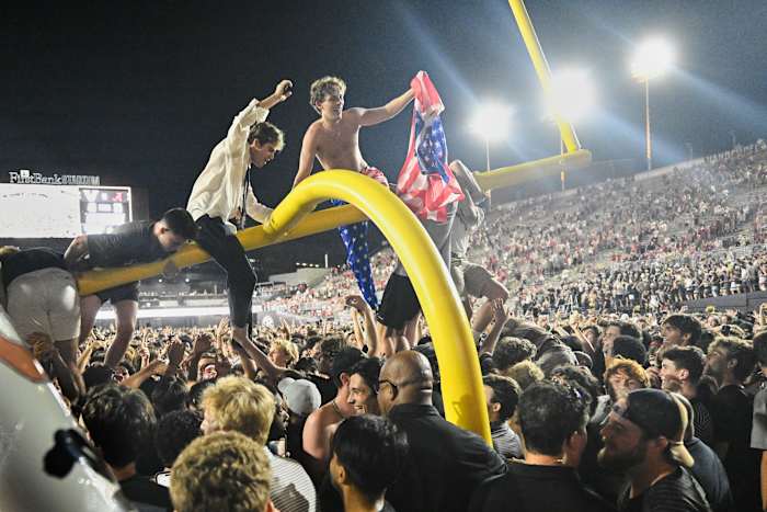 SEC amps up fines to $500,000 for rushing field, storming court