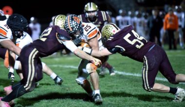 Lakers moving up a division in football | Sports