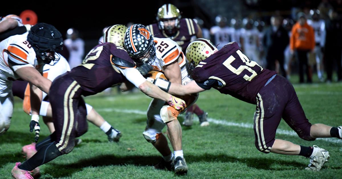 Lakers moving up a division in football | Sports