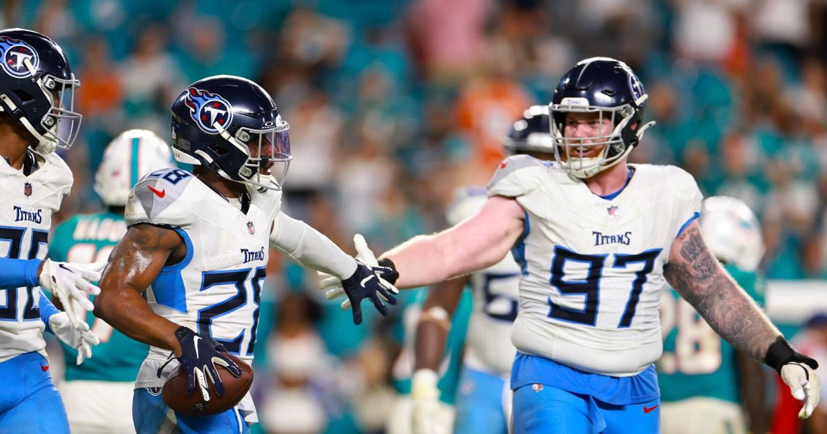 Titans re-sign James Lynch, bolstering defensive line | Football