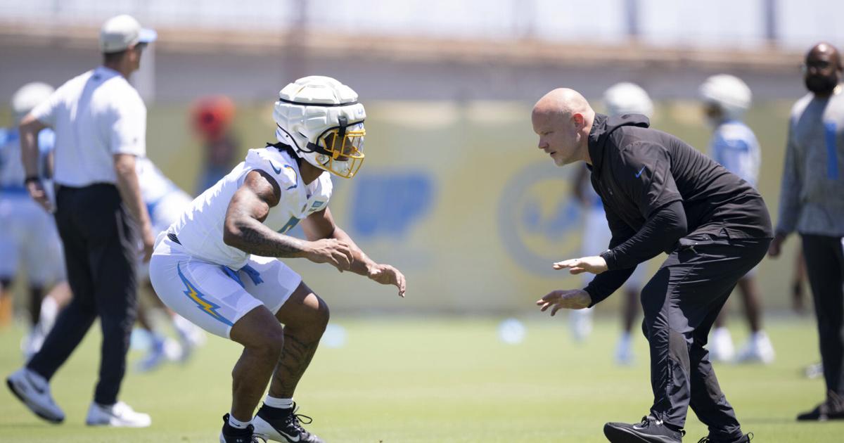 Chargers sign draft pick Omarion Hampton | National Sports