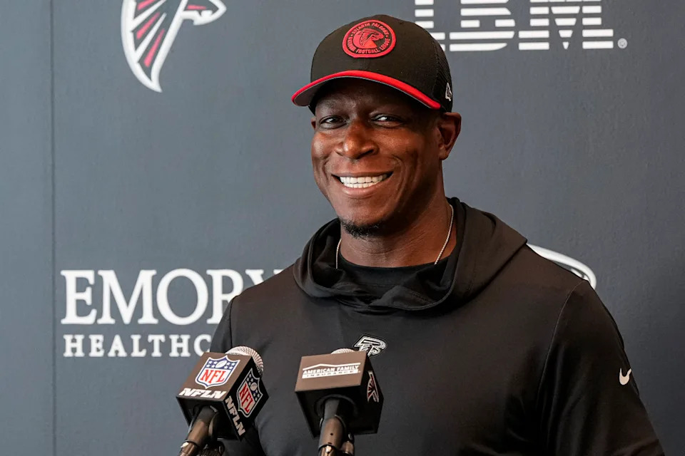 Atlanta Falcons head coach Raheem Morris speaks during the 2024 rookie mini camp. Dale Zanine-Imagn Images