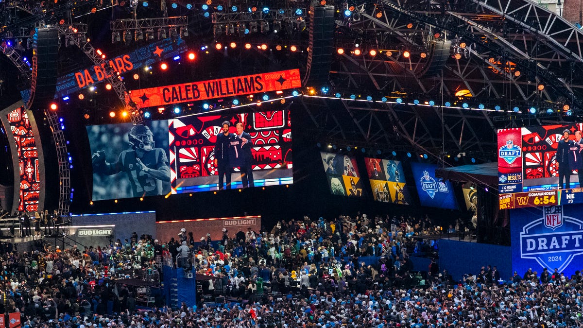 Commanders are hosting the 2027 NFL draft in Washington, AP source says