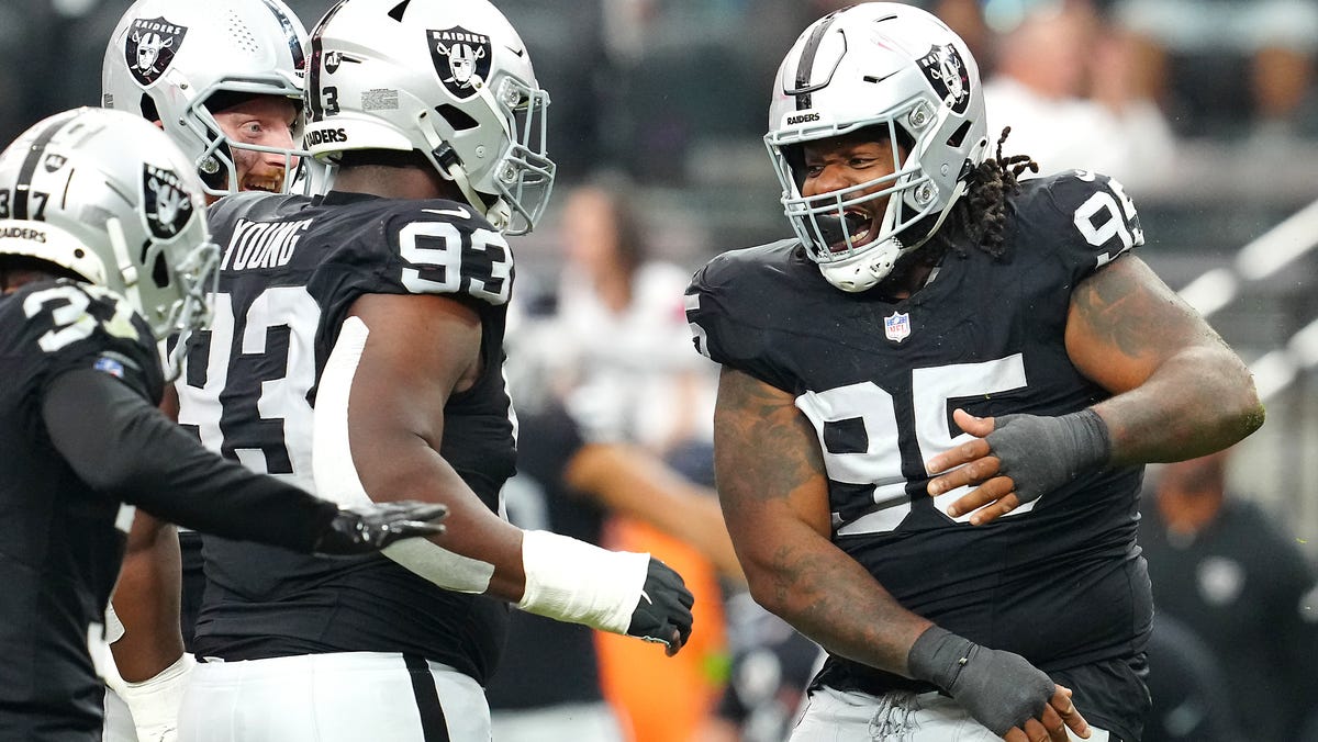 Raiders veteran starting DT lands with Ravens