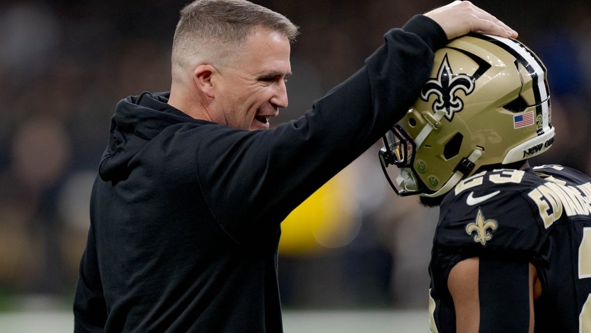 Clyde Edwards-Helaire stats, game log, news, injury status