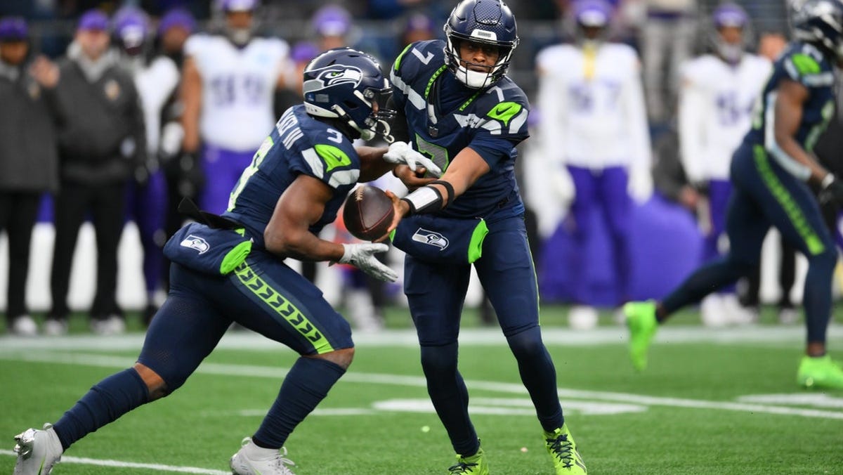 Kenneth Walker III stats, game log, news, injury status