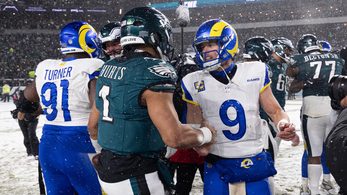 Two ex-players want Rams-Eagles to open up season