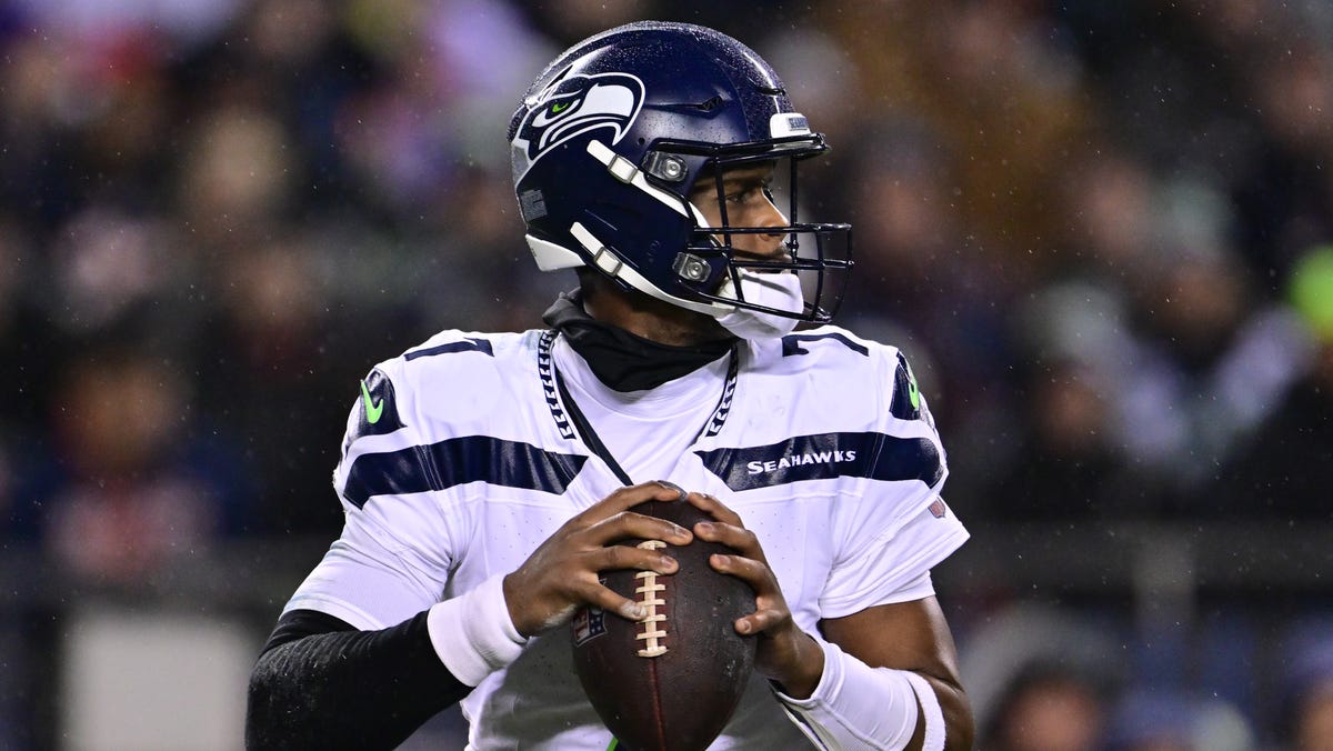 Geno Smith's pick in Raiders OTA has Seattle fans doing victory laps