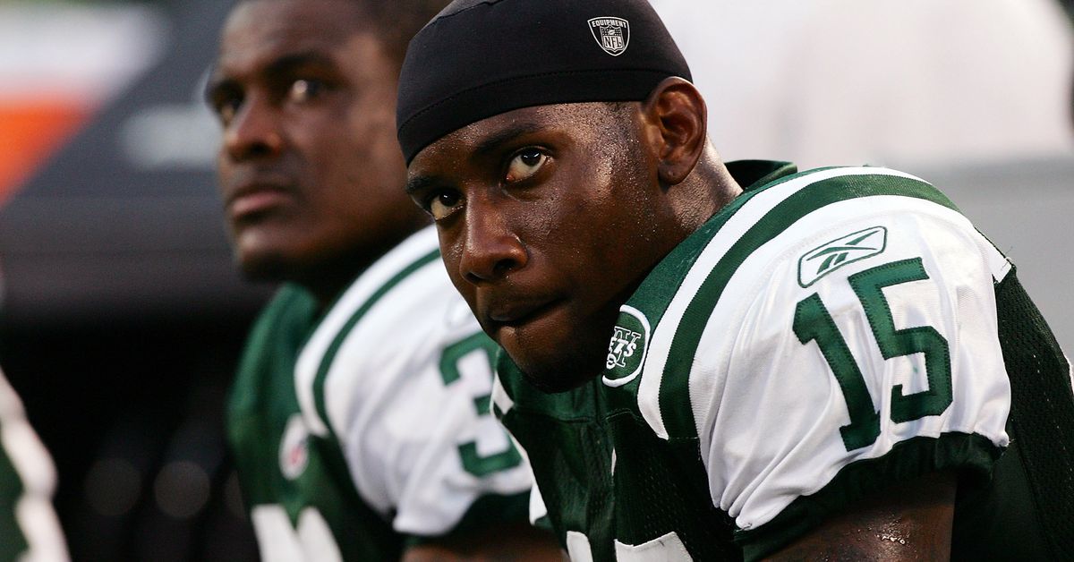 New York Jets News and Rumors: Aaron Glenn might have thrown shade at Aaron Rodgers