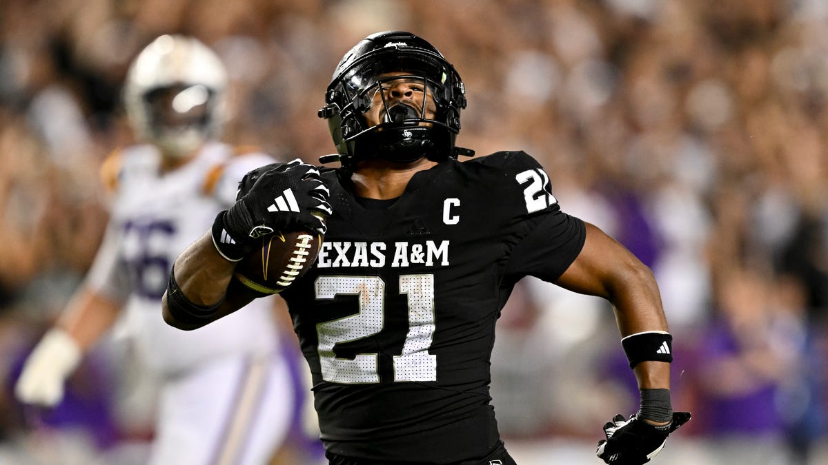 Texas A&M LB Taurean York is one of PFF's top linebackers to watch