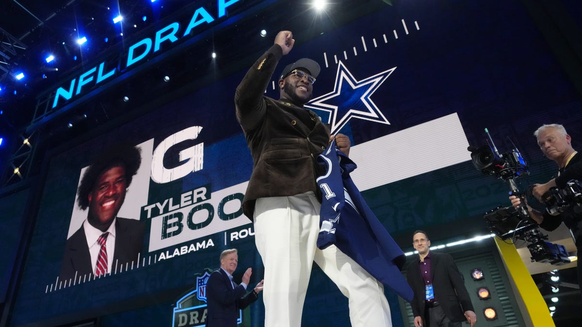 Cowboys' draft picks praised by NFL execs; no concern over lack of WR2