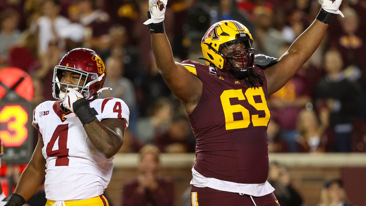 Texans rookie OT Aireontae Ersery gives thoughts on a position switch