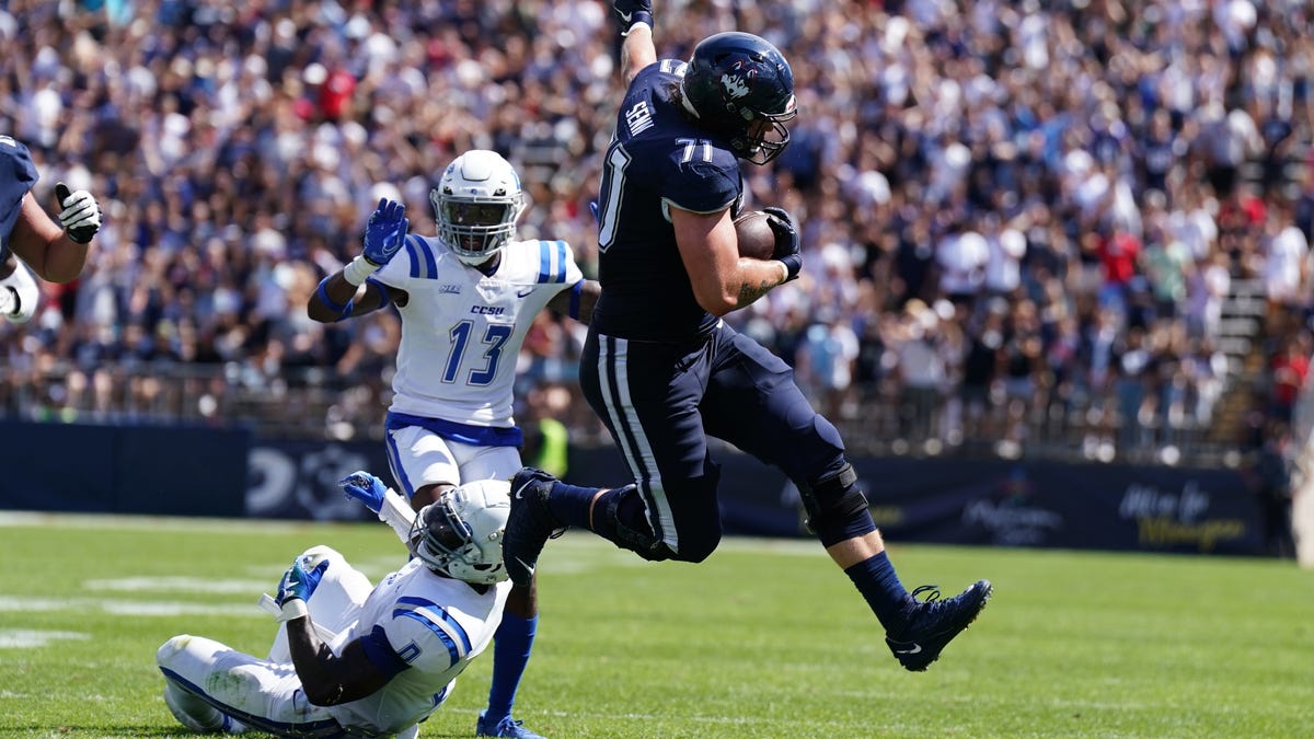 Arizona Cardinals to use international exemption on OL Valentin Senn