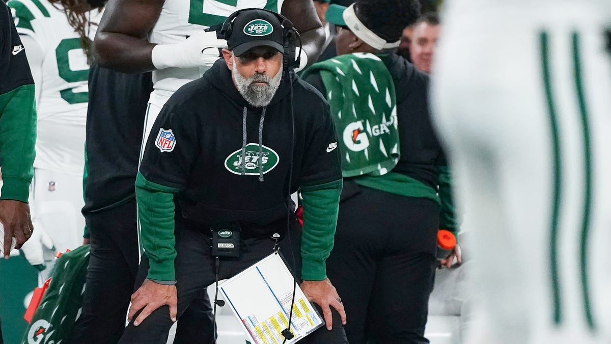 Root for Falcons' Jeff Ulbrich after son's Shedeur Sanders prank call