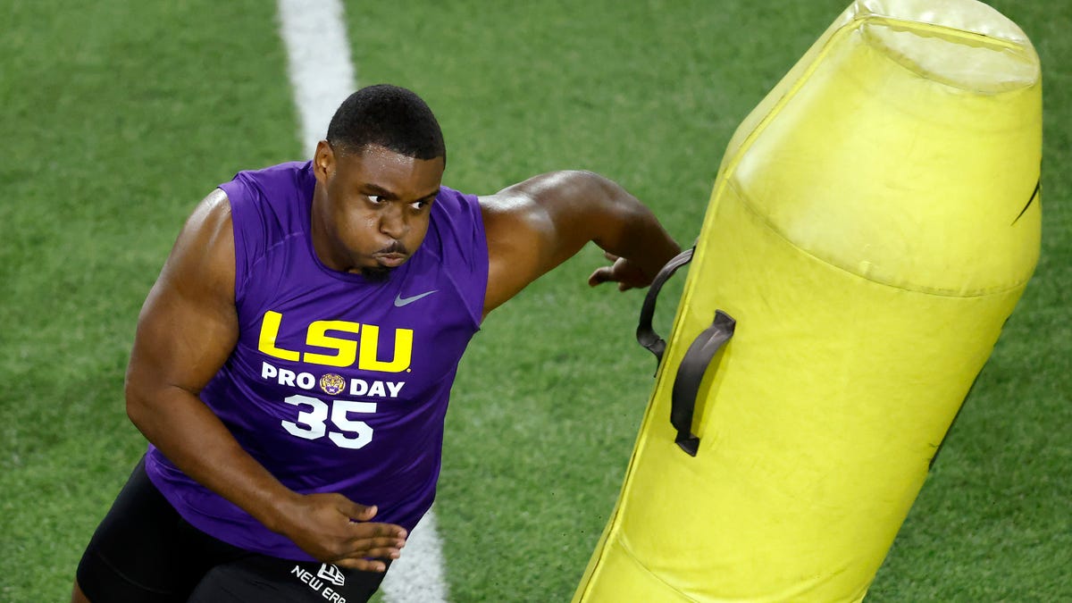 Sai'Vion Jones brings versatility, hard-working mentality