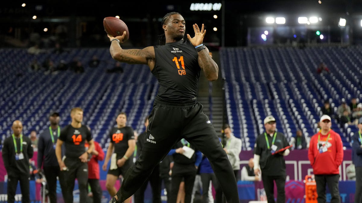 QB Jalen Milroe takes first reps at Seahawks rookie minicamp