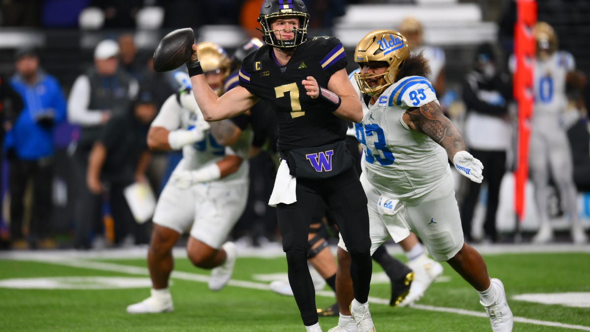 Former Huskies QB gets local NFL opportunity as rookie minicamp tryout