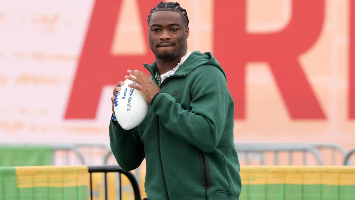 Seahawks QB Jalen Milroe using VR headset to prepare for rookie season