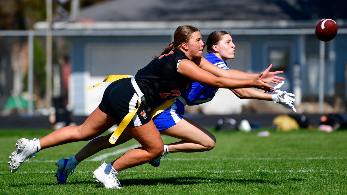 Sartell and St. Cloud Tech girls play in first MN flag football league