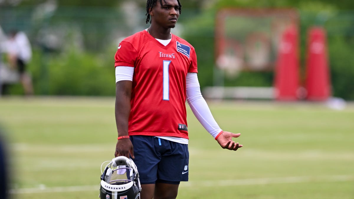 Titans QB Cam Ward 'should be able to jump in right away'