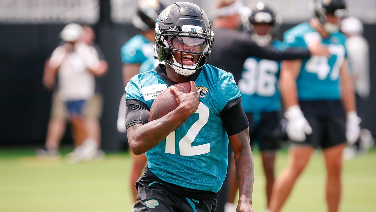 Travis Hunter lauded by seat partner on plane: 'Nicest young man'