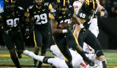 Iowa football LB signs NFL free agency deal with Tampa Bay Buccaneers