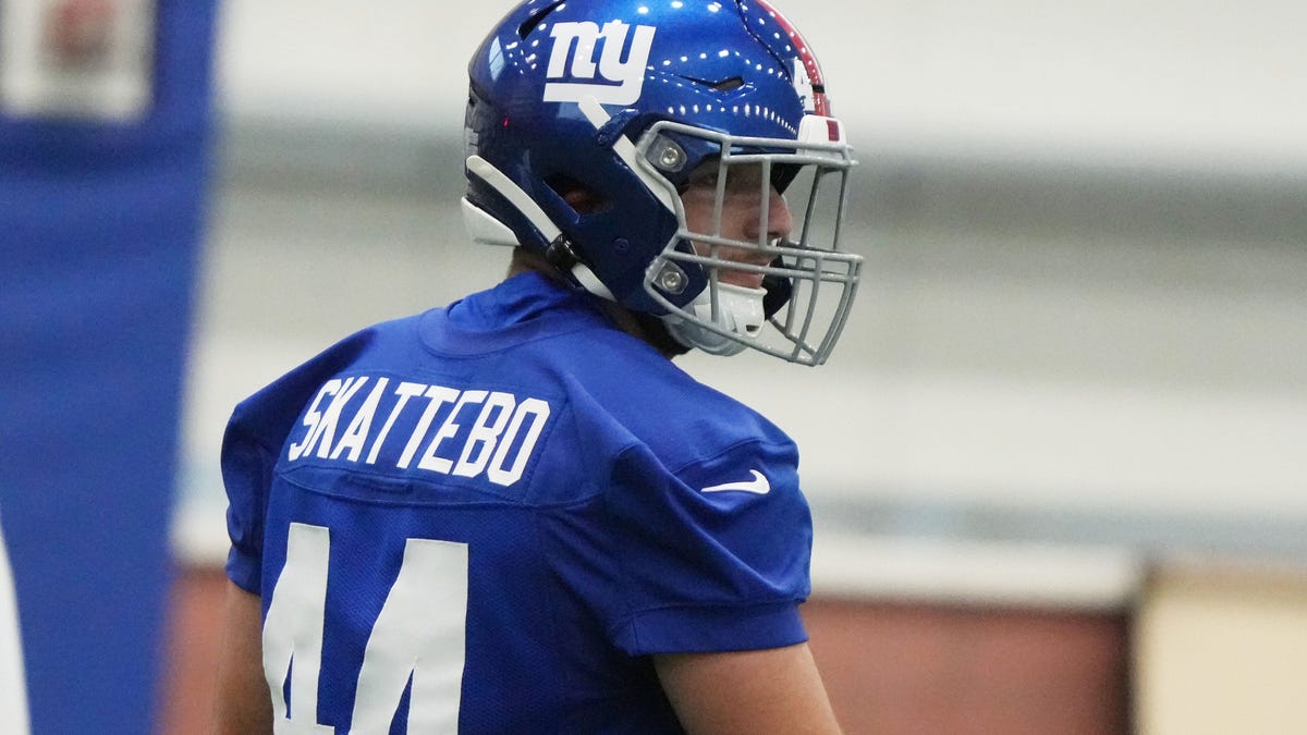 Why is Giants rookie wearing No. 44?