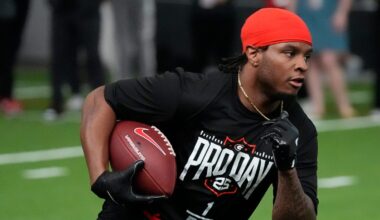 Carolina Panthers sign RB Trevor Etienne