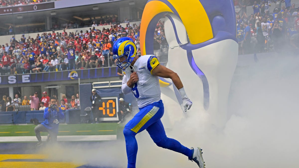 Analysts predict the Rams' record