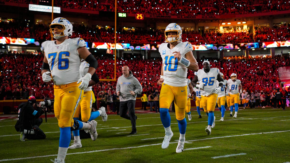 Chargers yet again steal show with 2025 schedule release video