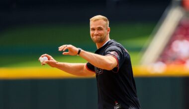 Bengals TE Mike Gesicki threw out a not-great first pitch at Reds game