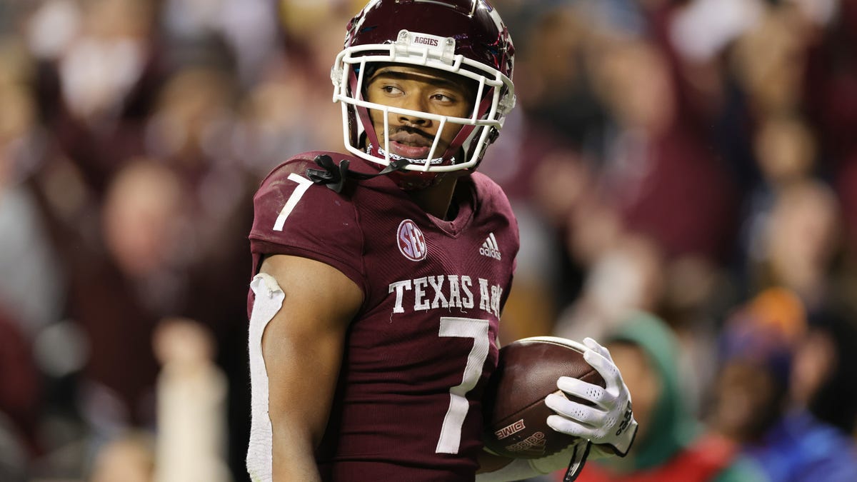 Panthers waive WR Muhsin "Moose" Muhammad III, sign WR T.J. Luther