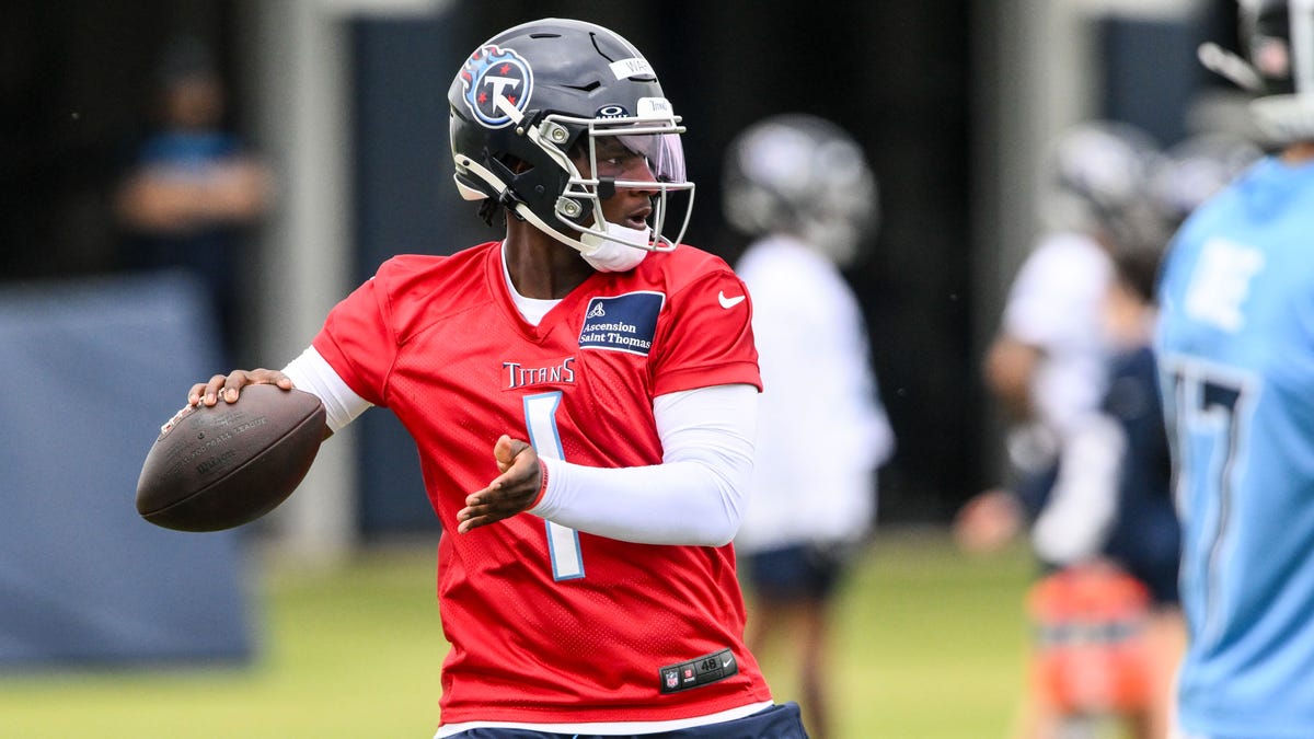 Cam Ward signs fully guaranteed rookie deal with the Titans