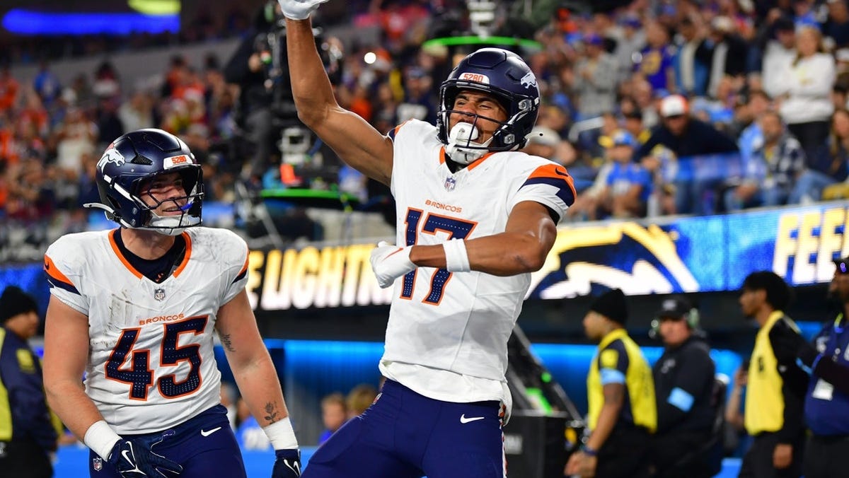 Devaughn Vele stats, game log, news, injury status