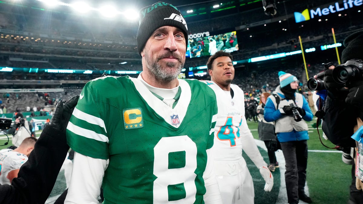 Did Aaron Rodgers drop hint about potentially joining Steelers?