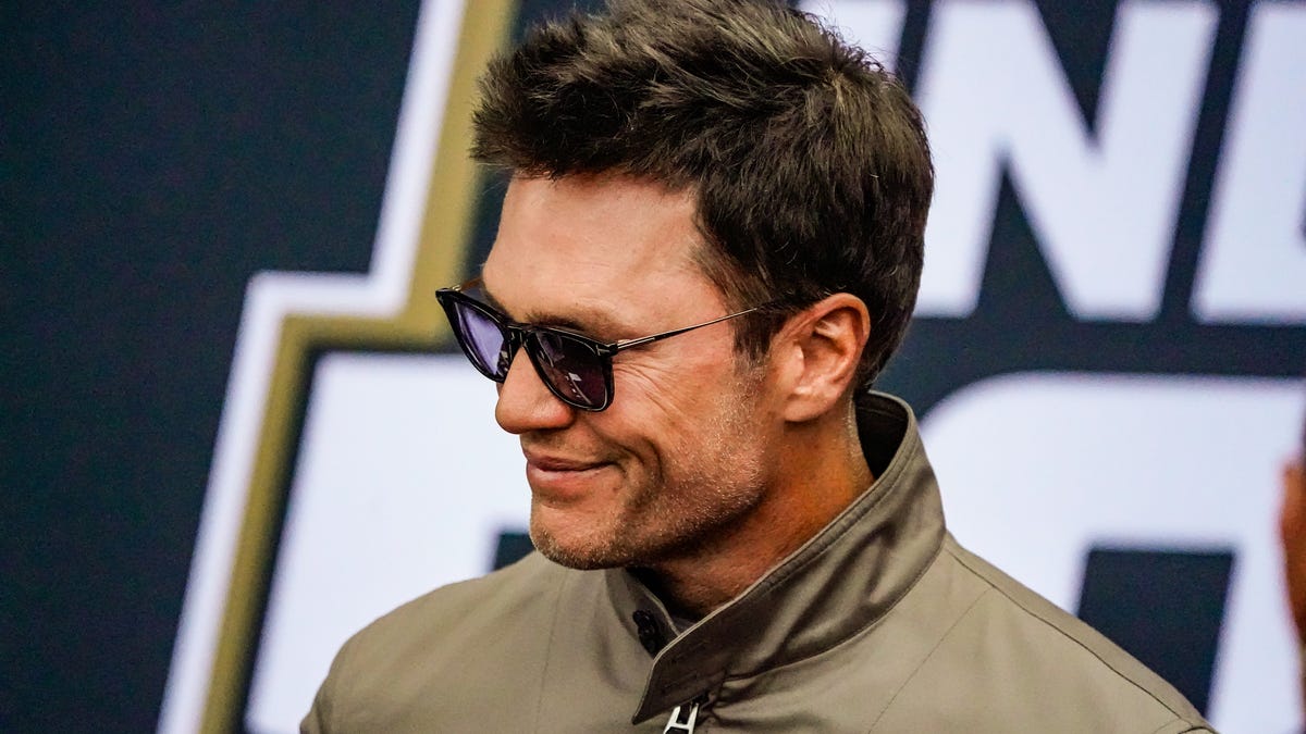 Tom Brady attends the Indianapolis 500 and Colts fans react on social media