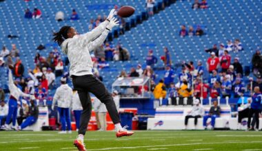First look at veteran WR DeAndre Hopkins in Ravens Purple