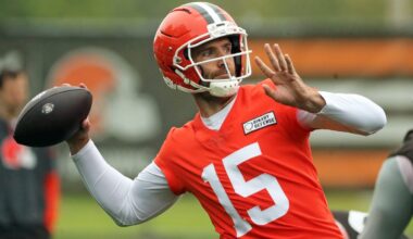 Mentoring Browns QBs 'not the main focus'