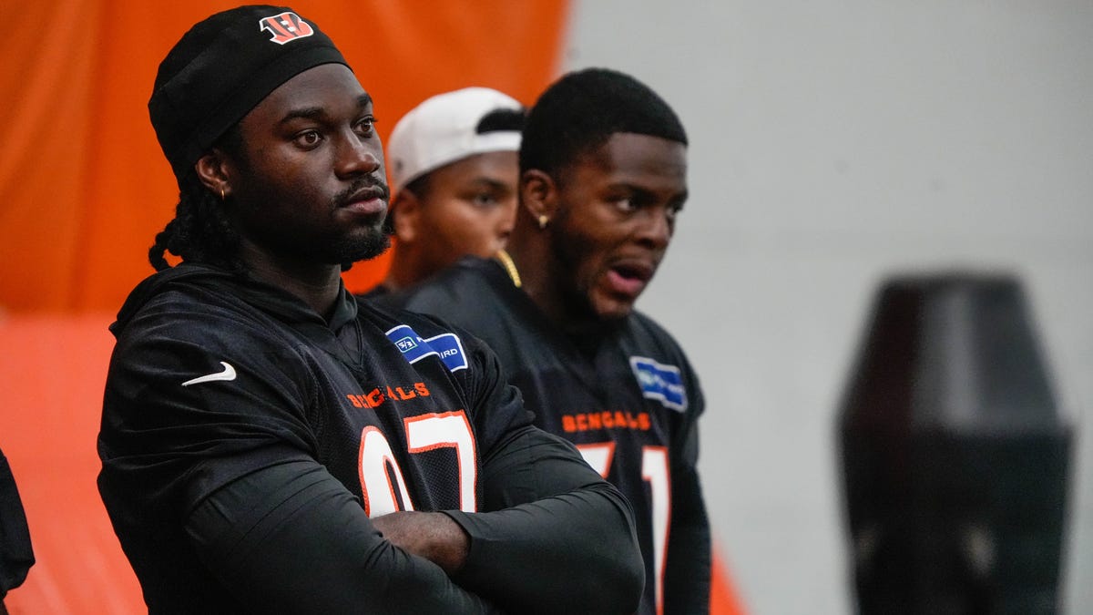 Bengals rookie Shemar Stewart remains out at OTAs amid contract drama