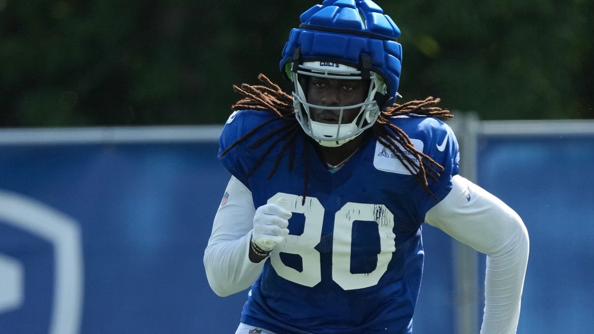 Jelani Woods, Daniel Scott participating in first practice