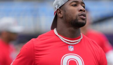 Social media reacts to report of Dolphins' Jonnu Smith trade talks