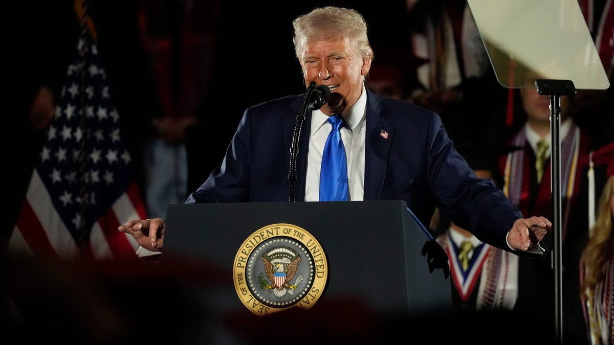 Steelers QB Mason Rudolph receives support from President Donald Trump