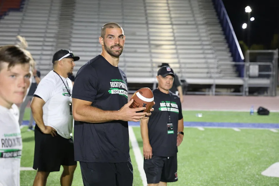 Baltimore Ravens tight end was back home in Arizona, helping youths wanting to play tight end, during an academy at Westwood High School on April 30, 2025.