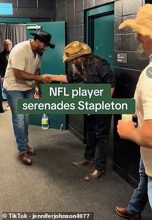 Stapleton shook Mailata's hand at the end of the performance of his hit 'Tennessee Whiskey'