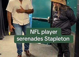 Chris Stapleton was in awe of Jordan Mailata's incredible voice
