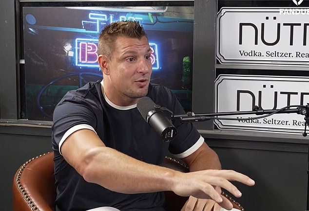 Rob Gronkowski joked about Aaron Hernandez masturbating in Patriots team meetings